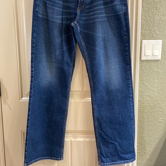 Men’s Dark Blue Colored Jean with a Bootcut Leg By silver Jeans Co. Brand.  EUC! - Picture 11 of 16